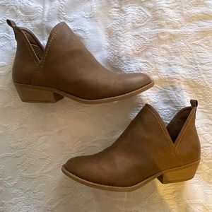 Slip-on Brown Ankle Boots Size 8 Low Heel